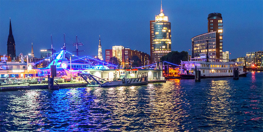 Hamburg_Harbour_E_Weckert.jpg